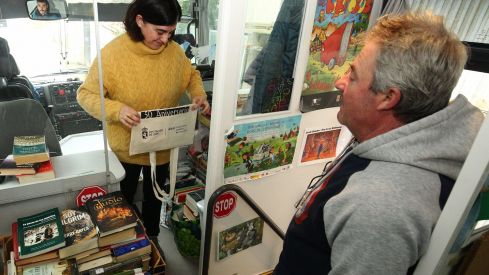 El Bibliobús de León cumple 50 años: Más que un servicio de libros, una conexión vital en los pueblos olvidados El Bibliobús de León cumple 50 años: Más que un servicio de libros, una conexión vital en los pueblos olvidados
