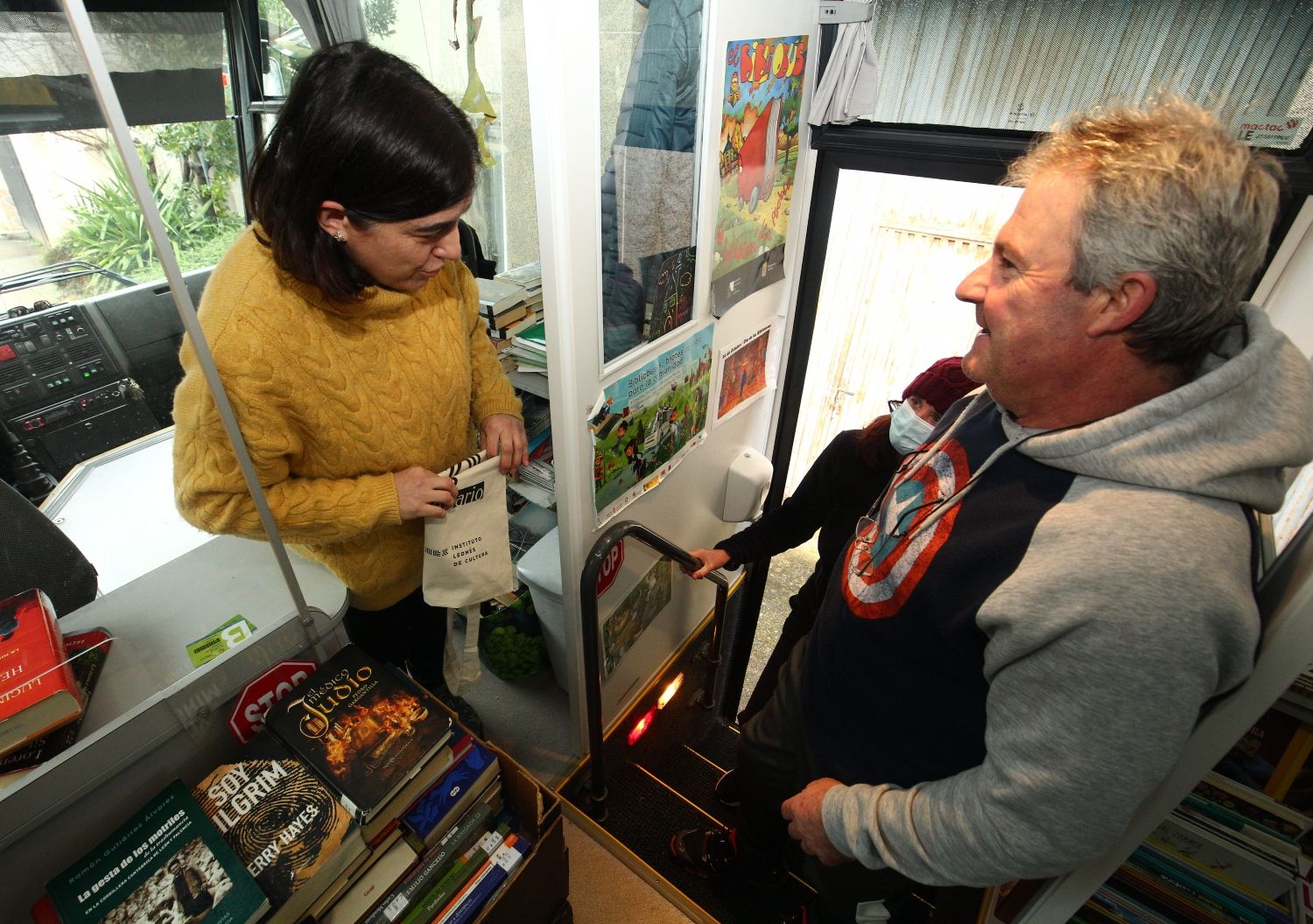 El Bibliobús de León cumple 50 años: Más que un servicio de libros, una conexión vital en los pueblos olvidados