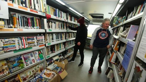 El Bibliobús de León cumple 50 años: Más que un servicio de libros, una conexión vital en los pueblos olvidados