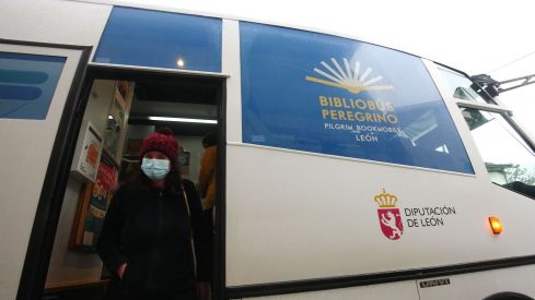 El Bibliobús de León cumple 50 años: Más que un servicio de libros, una conexión vital en los pueblos olvidados