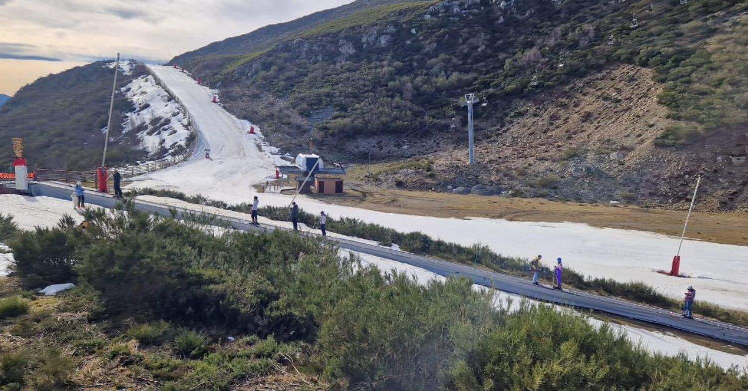 Valle Laciana-Leitariegos | 2.400 personas visitan las estaciones de San Isidro y Valle Laciana-Leitariegos durante el fin de semana Valle Laciana-Leitariegos | 2.400 personas visitan las estaciones de San Isidro y Valle Laciana-Leitariegos durante el fin de semana