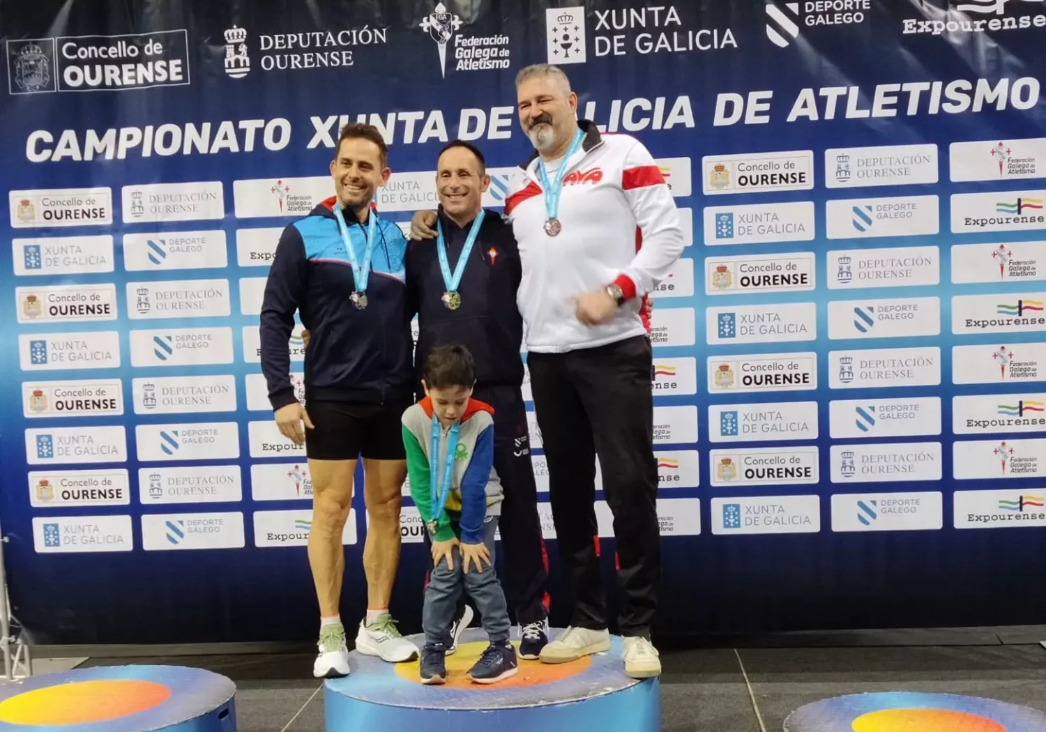 El berciano Alfredo Quintana brilla en el Autonómico Máster Gallego de Atletismo