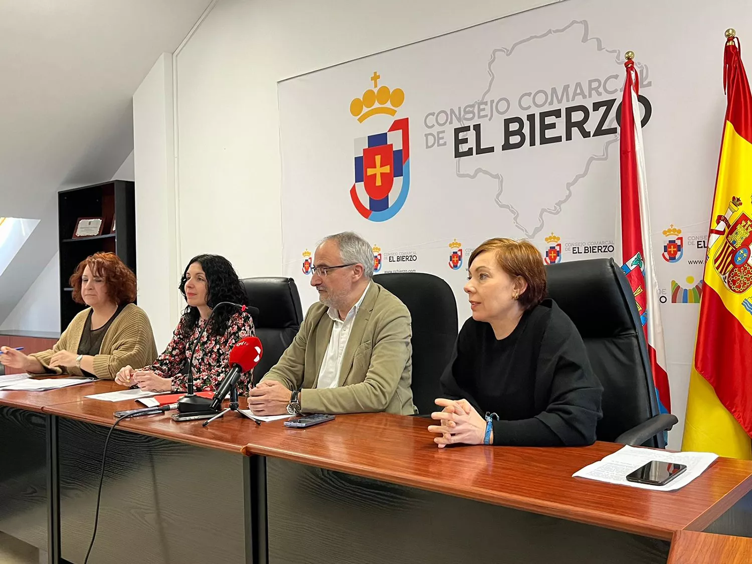 Presentación del proyecto 'Comanda en ruta, un paso más' para la creación de una gatroescuela en Molinaseca.