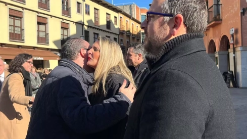 Marco Morala saludando a Patricia González este viernes en Ponferrada