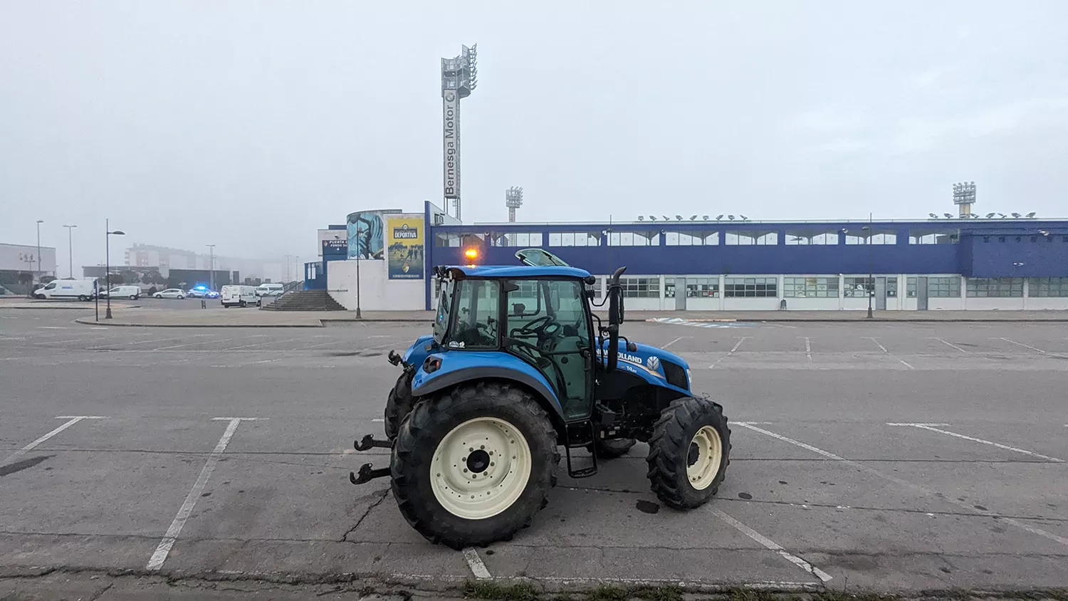 Sólo un tractor acude a la convocatoria de tractorada de Ponferrada