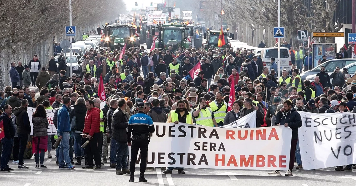El campo bloquea las ciudades de Castilla y León