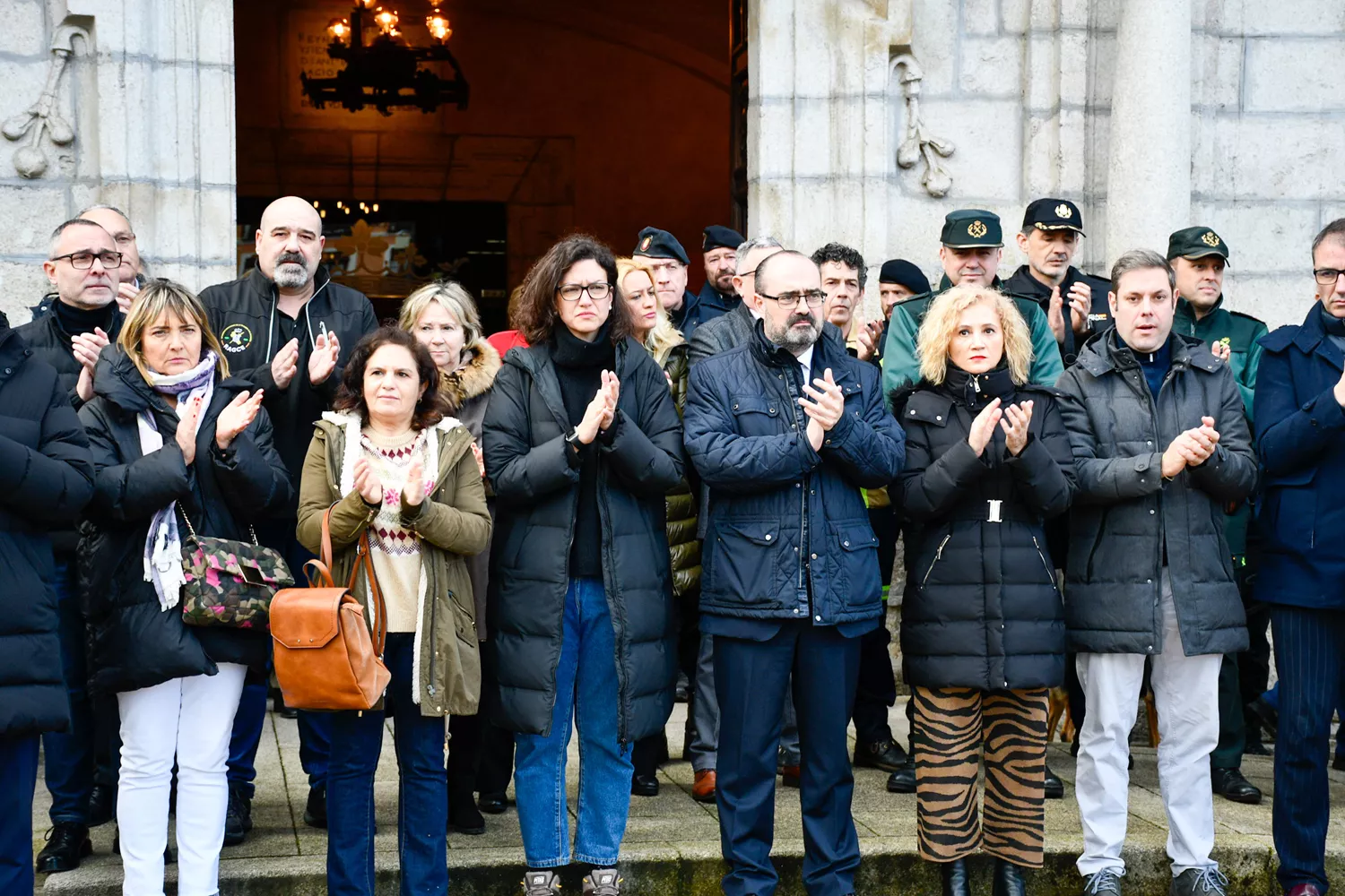 Ponferrada guarda un minuto de silencio por los guardias civiles asesinados en Barbate