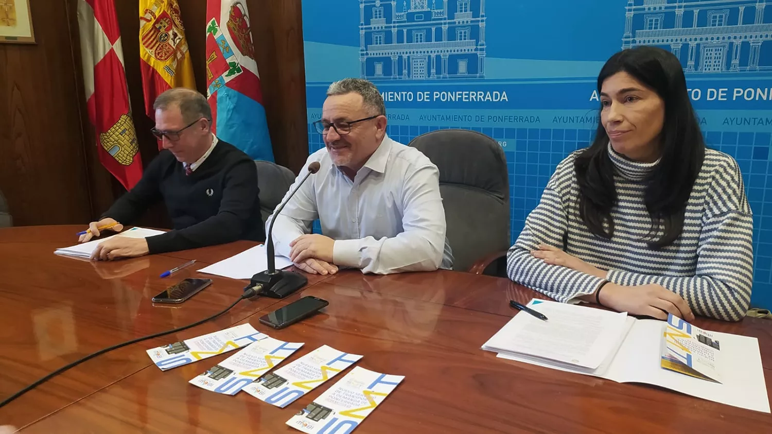 Ponferrada presenta un autobús a la demanda para Bárcena, San Andrés, Patricia y Campo