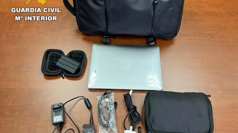 Detenido por sustracción de dos vehículos y el robo en el interior de otros once estacionados en garajes de Bembibre