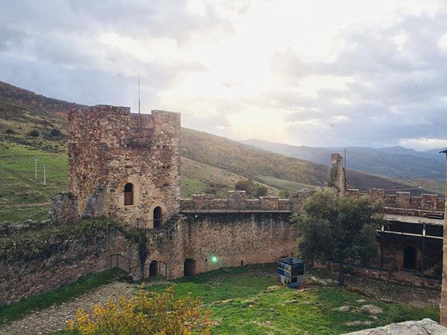 Castillo-de-cornatel-650