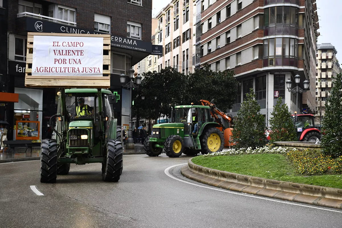 La tractorada llega al centro de Ponferrada (2)
