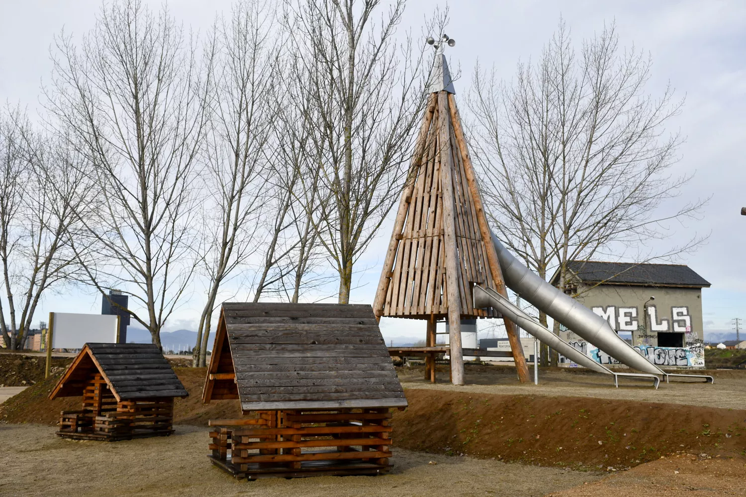 Zona de juegos de madera de Ponferrada