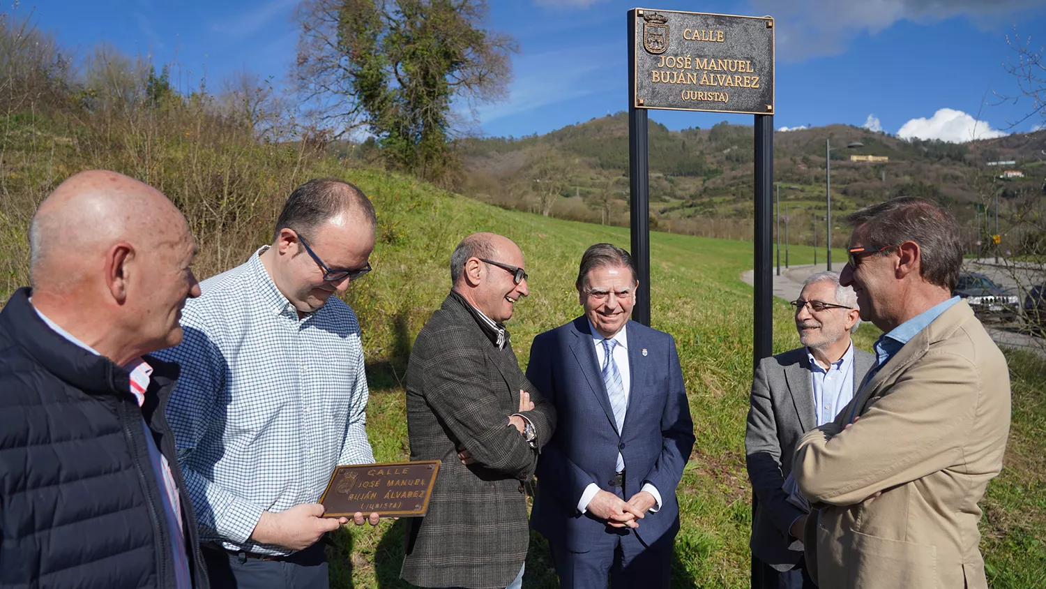 Oviedo rinde un homenaje al jurista de Toreno José Manuel Buján con una calle Oviedo rinde un homenaje al jurista de Toreno José Manuel Buján con una calle