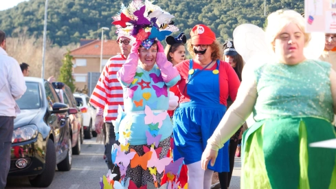 El Carnaval de Torre del Bierzo junto al mundo de Oz con los payasos justicieros El Carnaval de Torre del Bierzo junto al mundo de Oz con los payasos justicieros