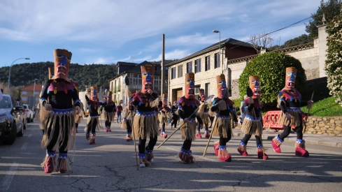 El Carnaval de Torre del Bierzo junto al mundo de Oz con los payasos justicieros El Carnaval de Torre del Bierzo junto al mundo de Oz con los payasos justicieros
