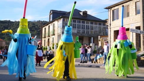 El Carnaval de Torre del Bierzo junto al mundo de Oz con los payasos justicieros El Carnaval de Torre del Bierzo junto al mundo de Oz con los payasos justicieros