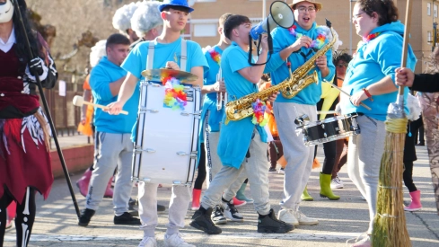 El Carnaval de Torre del Bierzo junto al mundo de Oz con los payasos justicieros El Carnaval de Torre del Bierzo junto al mundo de Oz con los payasos justicieros