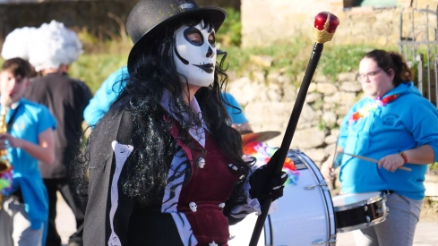 El Carnaval de Torre del Bierzo junto al mundo de Oz con los payasos justicieros El Carnaval de Torre del Bierzo junto al mundo de Oz con los payasos justicieros