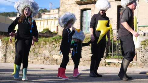 El Carnaval de Torre del Bierzo junto al mundo de Oz con los payasos justicieros El Carnaval de Torre del Bierzo junto al mundo de Oz con los payasos justicieros