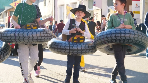 El Carnaval de Torre del Bierzo junto al mundo de Oz con los payasos justicieros El Carnaval de Torre del Bierzo junto al mundo de Oz con los payasos justicieros
