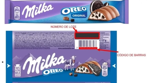 Barrita de chocholate Milka Oreo con plástico.