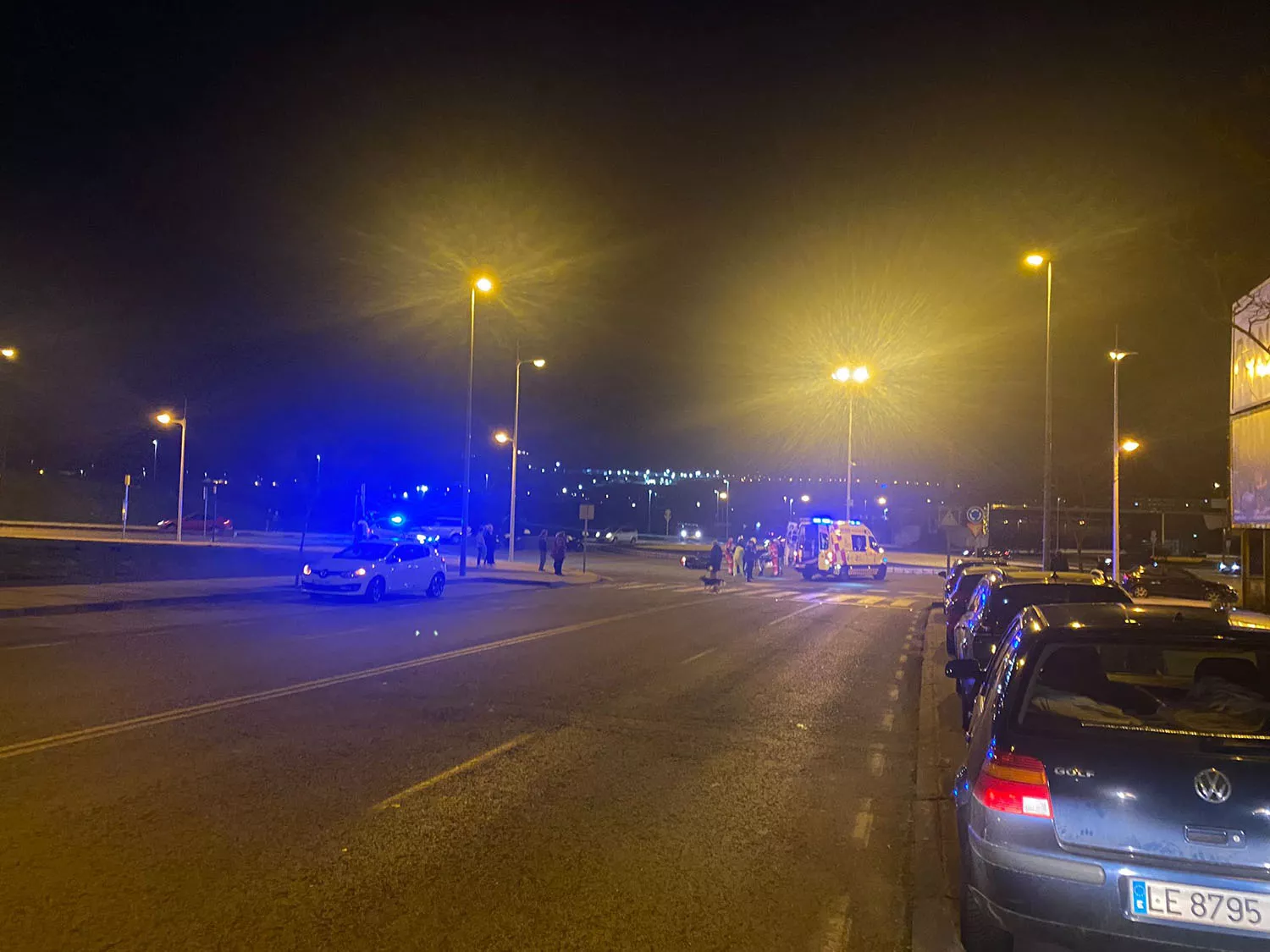 Accidente en la rotonda del Carrefour de Ponferrada Accidente en la rotonda del Carrefour de Ponferrada