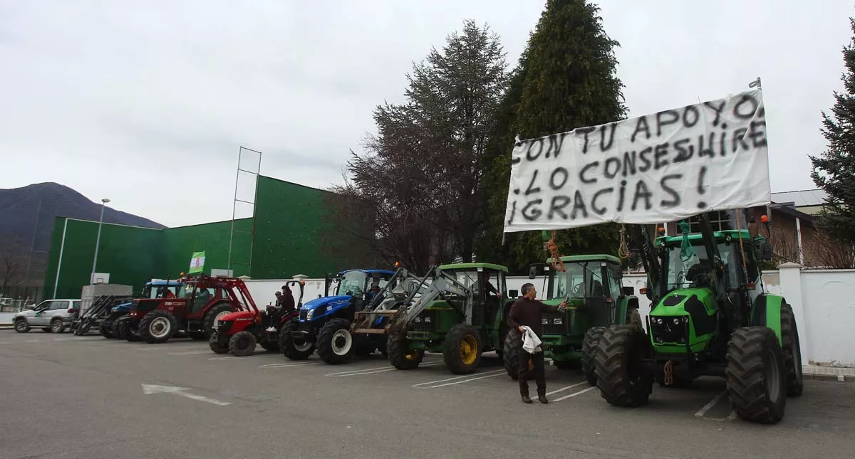 Los ganaderos y agricultores de Laciana abandonarán mañana el encierro en el Ayuntamiento de Villablino