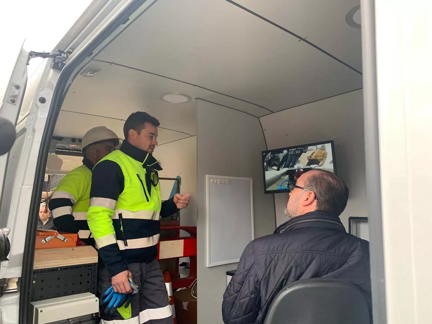 Ponferrada adquiere su primer robot fresador con el que ahorrará 50.000 euros al año en desatascar tuberías de saneamiento 2 Ponferrada adquiere su primer robot fresador con el que ahorrará 50.000 euros al año en desatascar tuberías de saneamiento 2