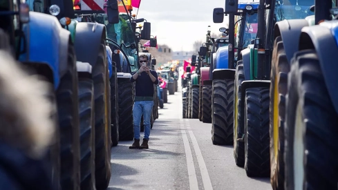 Tractorada por las calles de León bajo el lema Exigimos precios rentables y normas flexibles (5)