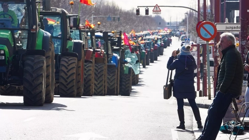 Tractorada por las calles de León bajo el lema Exigimos precios rentables y normas flexibles (2)