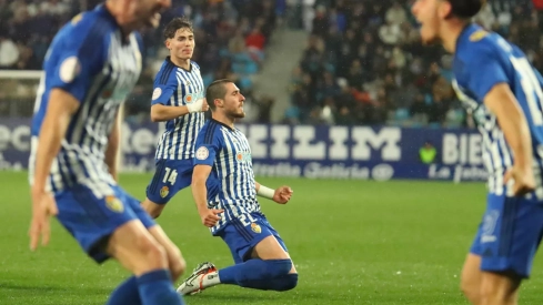 La Ponferradina se reencuentra con la victoria ante la Real Sociedad B para acostarse líder 