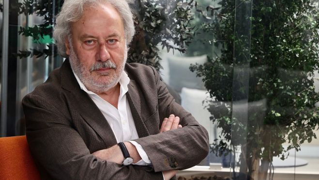 El escritor leonés Julio Llamazares recibe el Premio Nacional de Narrativa