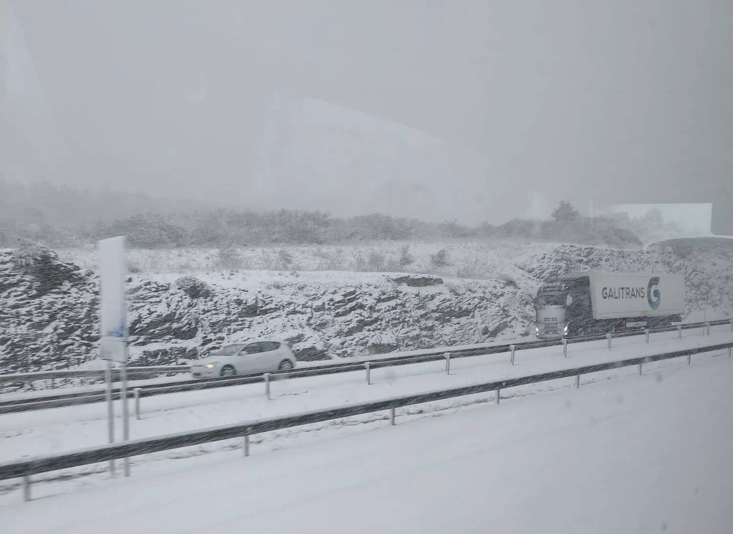 Nieve en las carreteras del Bierzo Nieve en las carreteras del Bierzo