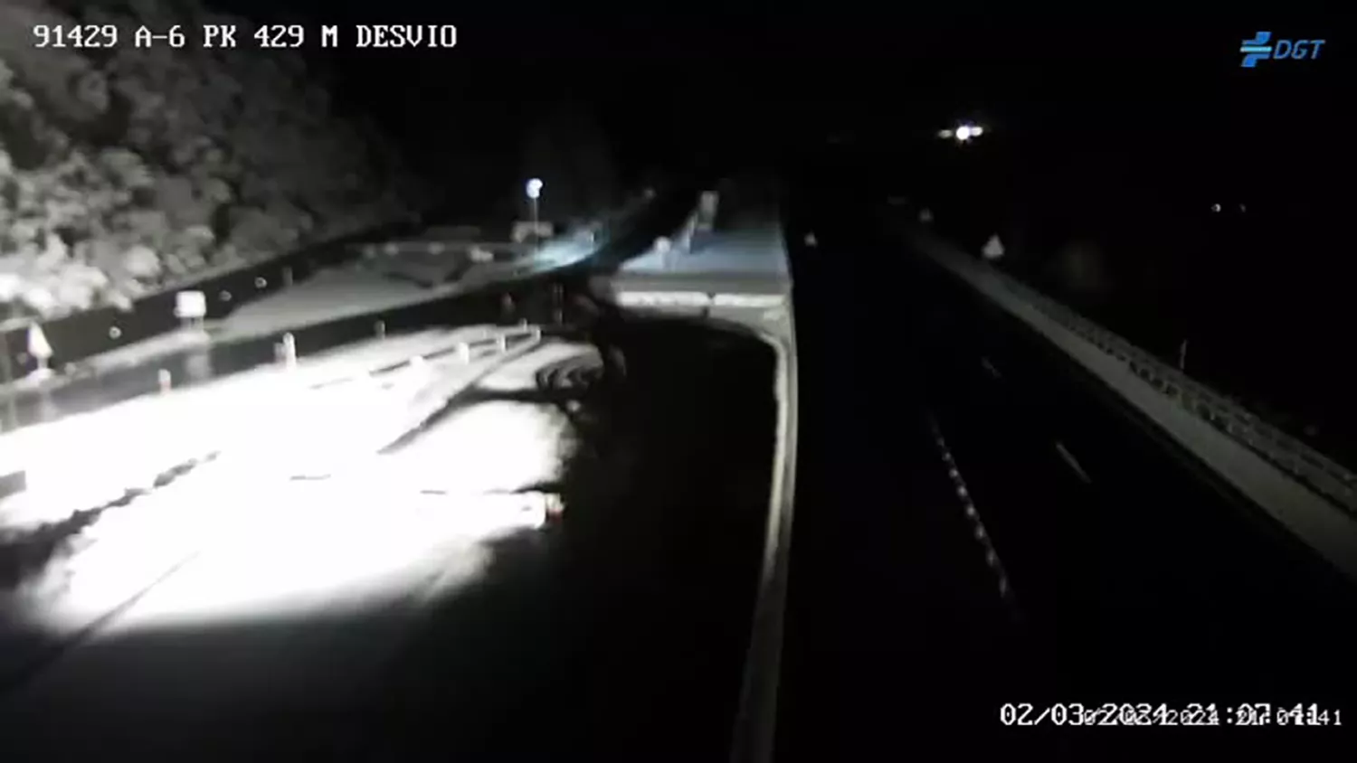 Imagen de la cámara de la DGT en la A 6 a altura de Vega de Valcarce Imagen de la cámara de la DGT en la A 6 a altura de Vega de Valcarce