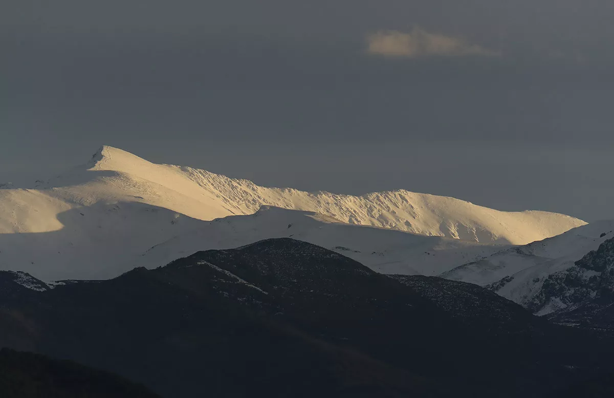 Nieve en las montañas del Morredero y Aquiana en El Bierzo 