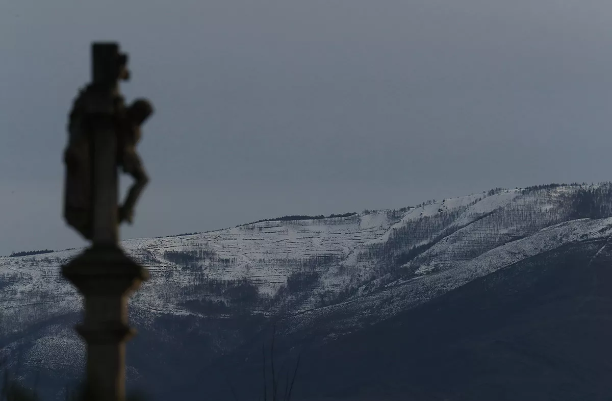 Nieve en las montañas del Morredero y Aquiana en El Bierzo 