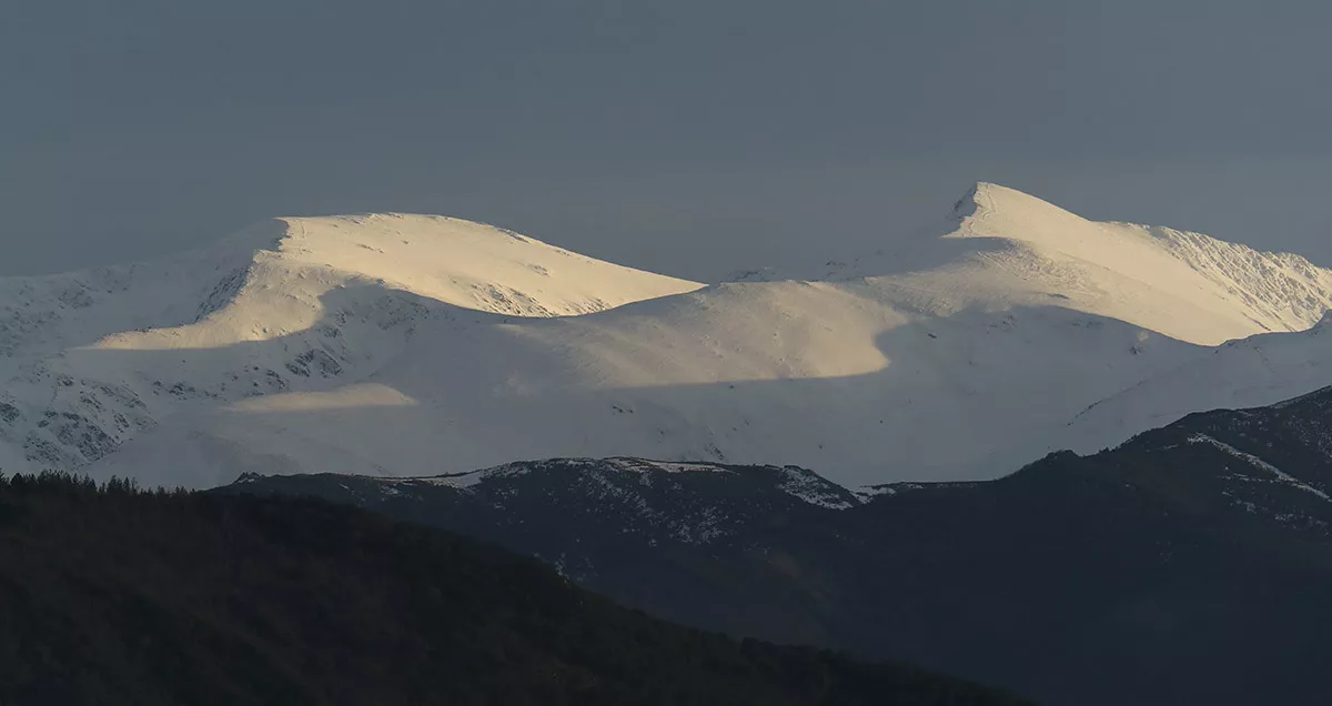 Nieve en las montañas del Morredero y Aquiana en El Bierzo 