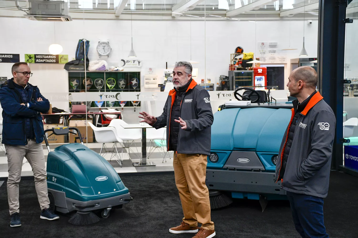 Presentación de las máquinas autónomas de Limpiber