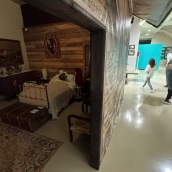 Exposición 'Somos cuentos' en el Munic de Carracedelo