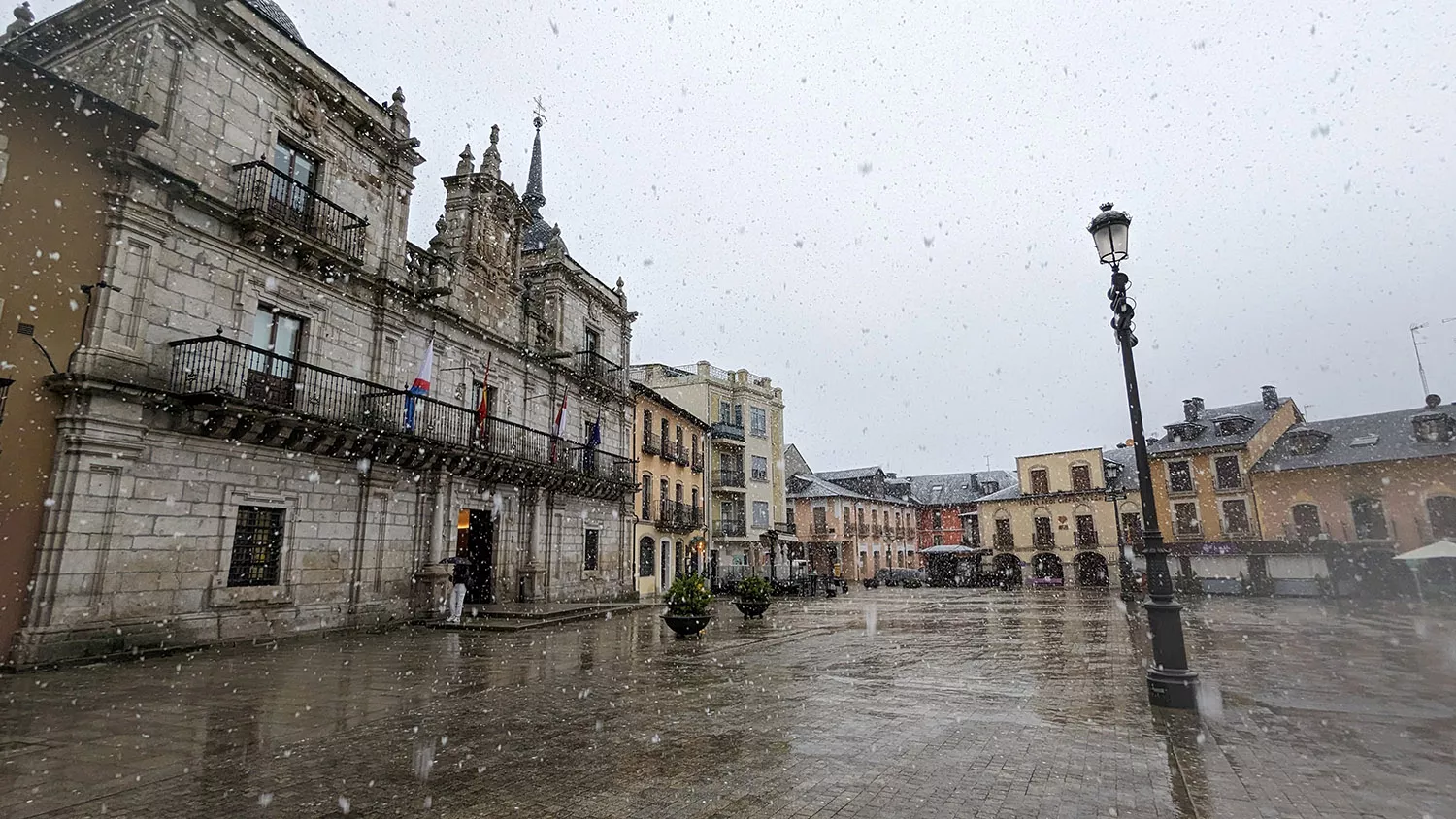 Nieve en el Ayuntamiento de Ponferrada