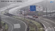 La A 6 a su paso por El Bierzo con la nevada de este viernes
