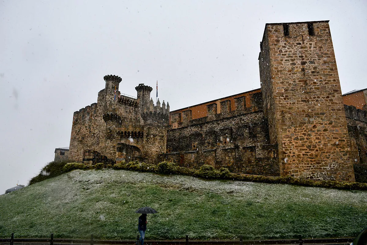 Nieve en el casco antiguo de Ponferrada (8)