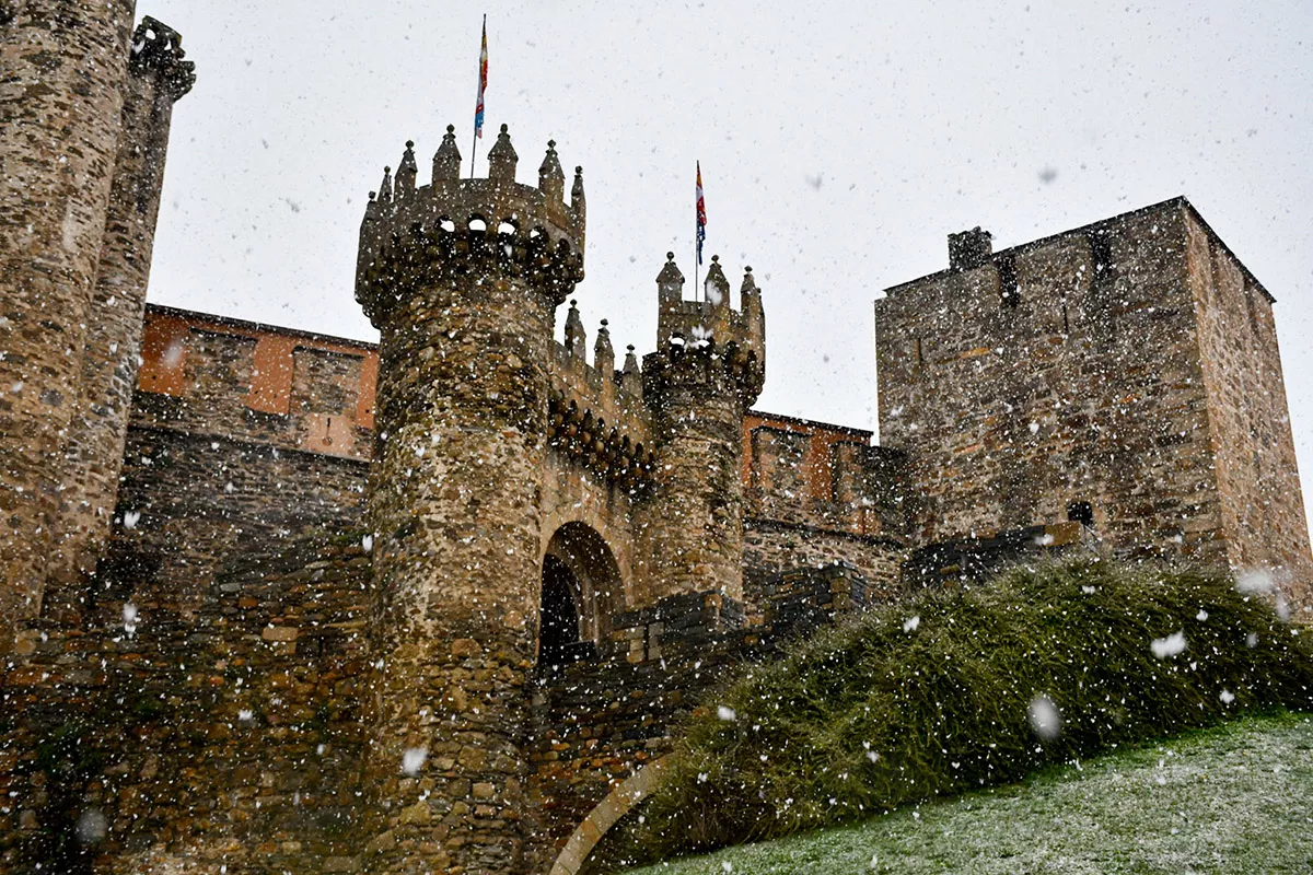 Nieve en el casco antiguo de Ponferrada (6)