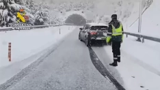 actuacion guardia civil nieve a6 bierzo leon actuacion guardia civil nieve a6 bierzo leon