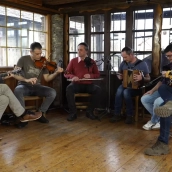 Aira da Pedra vuelve 10 años después recuperando el cancionero El tamburiteiro y así suena