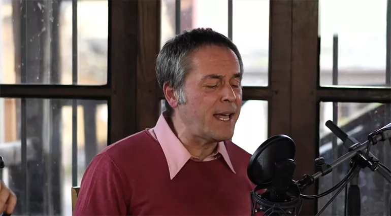 Aira da Pedra vuelve 10 años después recuperando el cancionero El tamburiteiro y así suena.