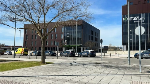 Una pelea familiar motiva un amplio despliegue policial frente a la Torre de la Rosaleda