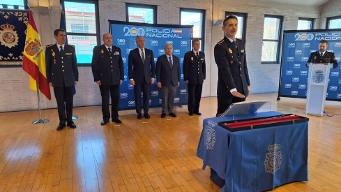El delegado del Gobierno preside la toma de posesión del comisario de Policía Nacional en Ponferrada (5)
