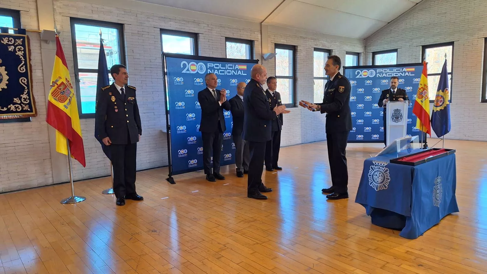 El delegado del Gobierno preside la toma de posesión del comisario de Policía Nacional en Ponferrada (6)