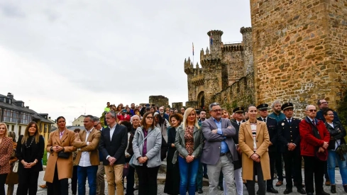 El Lambrión Chupacandiles vuelve a las calles para anunciar el comienzo de la Semana Santa en Ponferrada